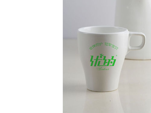 早教VI杯子設(shè)計
